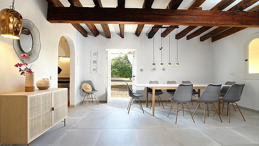 Villa Crever Dining area