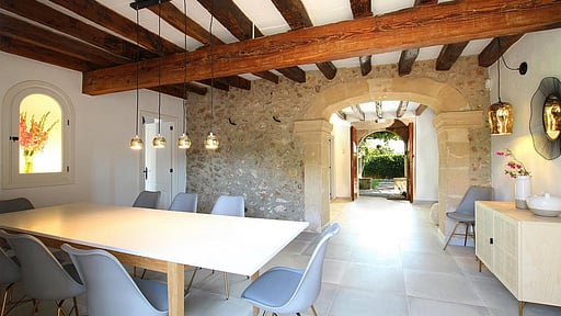 Villa Crever Dining area