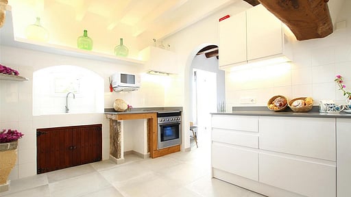 Villa Crever Kitchen
