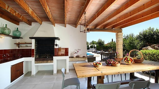 Villa Crever Dining area