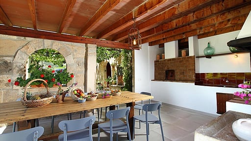 Villa Crever Dining area