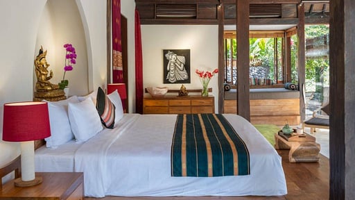 Villa Crystal Castle Bedroom 1