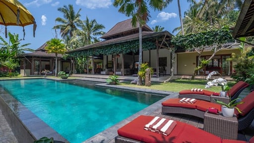 Villa Crystal Castle Swimming pool