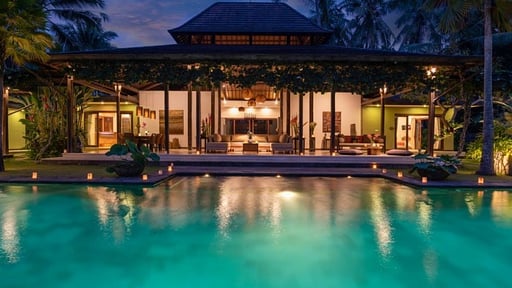 Villa Crystal Castle Swimming pool