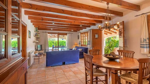 Villa Cuxach Mateu Dining area