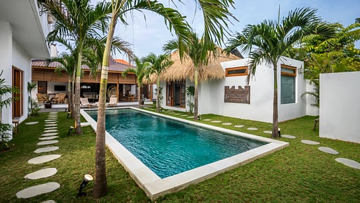 Villa Cyma Mimpi Schwimmbad 2