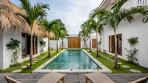 Villa Cyma Mimpi Schwimmbad 2