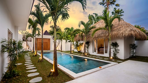 Villa Cyma Mimpi Schwimmbad 1