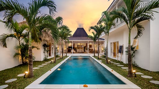Villa Cyma Mimpi Schwimmbad 1