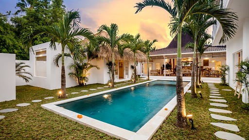 Villa Cyma Mimpi Schwimmbad 1