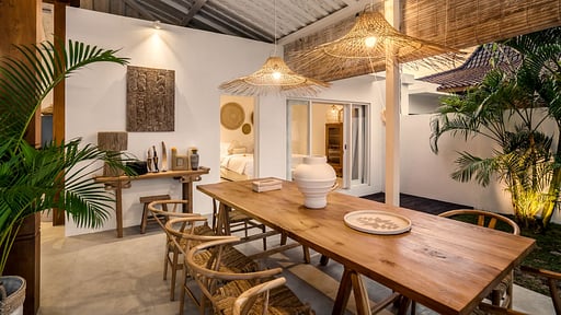 Villa Cyma Dining area