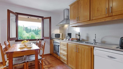 Villa Daisy Pollensa Cuisine