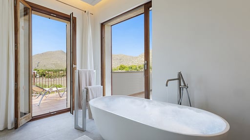 Villa Dalla Bedroom 1