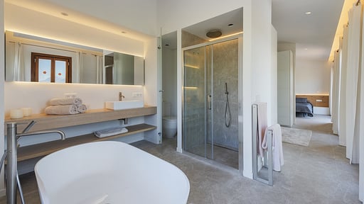 Villa Dalla Bedroom 1