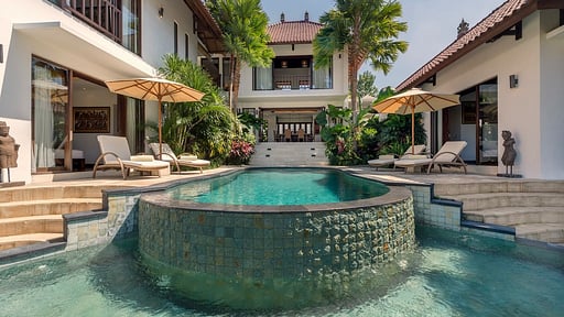 Villa Damai Canggu Swimming pool 1