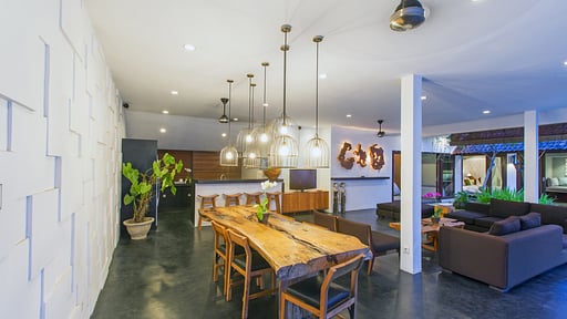 Villa Damai Lestari Dining area