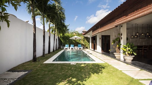 Villa Damai Lestari Swimming pool