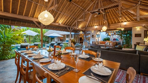 Villa Damai Manis Salle à manger
