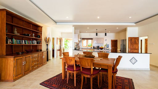 Villa Damai Seririt Dining area