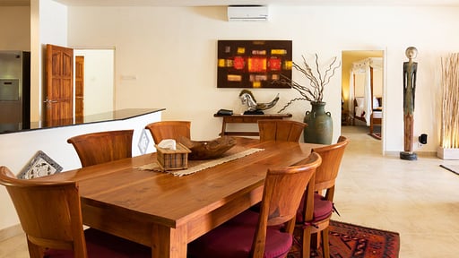 Villa Damai Seririt Dining area