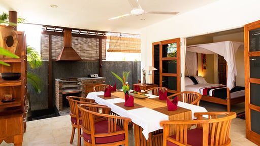Villa Damai Seririt Dining area