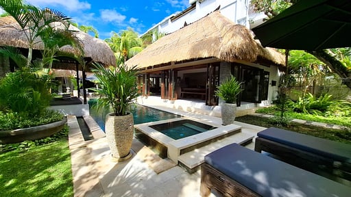 Villa Damai Swimming pool
