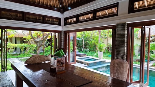 Villa Damai Dining area