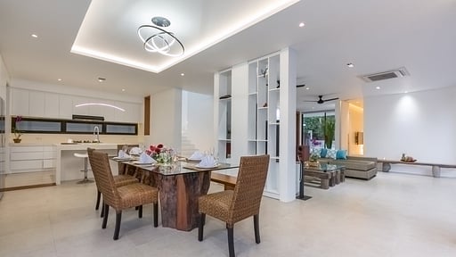 Villa Damar Dining area