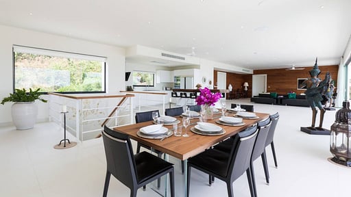 Villa Danisa Plaileam 8 Dining area