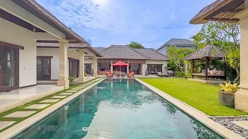 Villa Darma Swimming pool