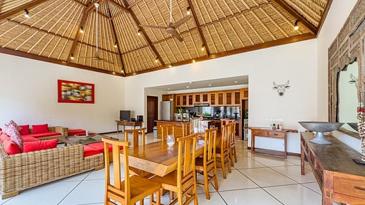 Villa Darma Dining area