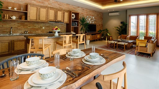Villa Daun Dua Dining area