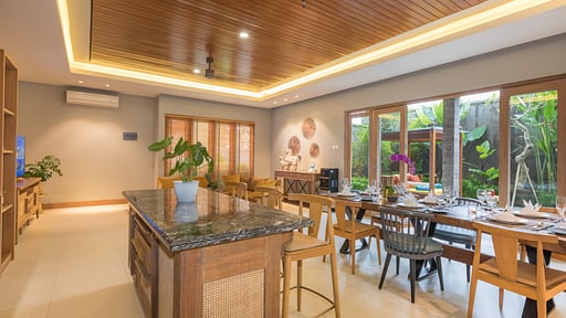 Villa Daun Satu Dining area