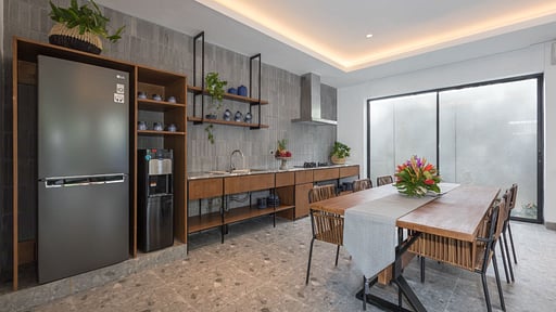 Villa Daun Tiga Dining area