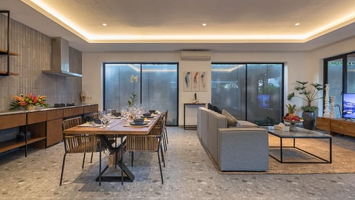 Villa Daun Tiga Dining area