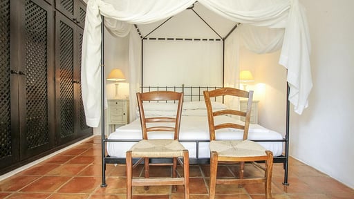 Villa de Golf Bedroom 1