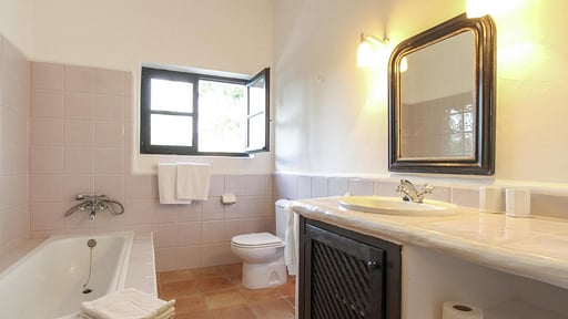 Villa de Golf Bedroom 2