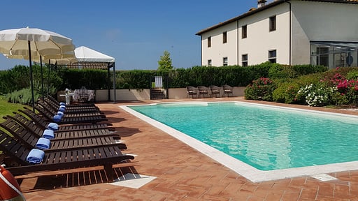 Villa de' Michelangioli Schwimmbad 2