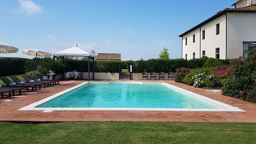 Villa de' Michelangioli Schwimmbad 2