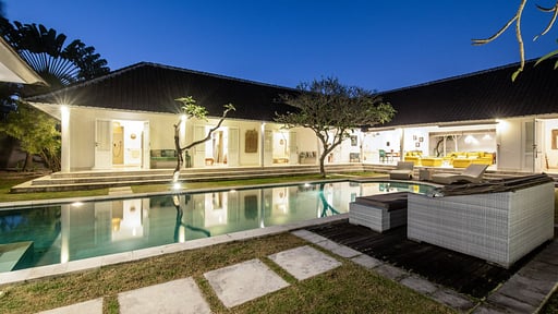 Villa Dedalu Piscina