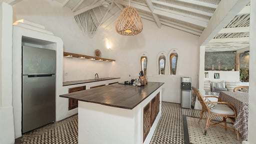 Villa Dedaun Kitchen