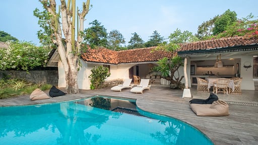 Villa Dedaun Swimming pool