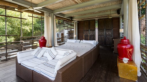 Villa Des Palmes Salon 2
