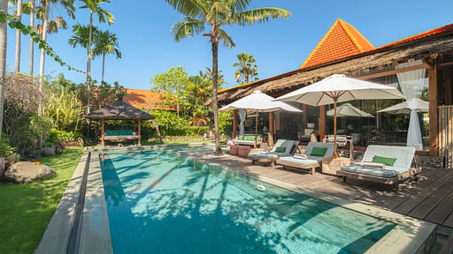 Villa Desa Roro Estate Swimming pool 2