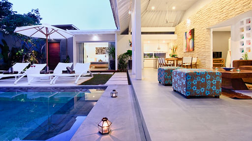 Villa Dheva Schwimmbad