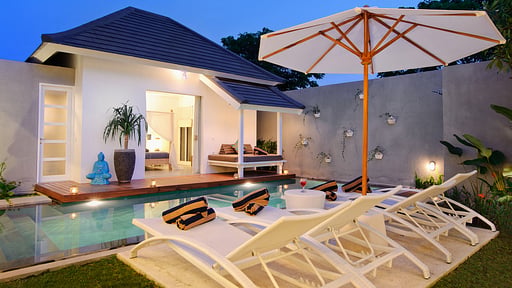 Villa Dheva Schwimmbad