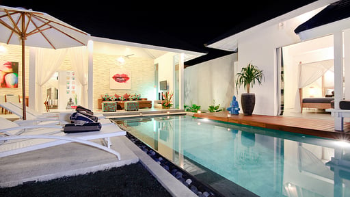 Villa Dheva Schwimmbad