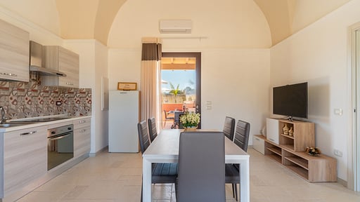 Villa di Aurora Dining area