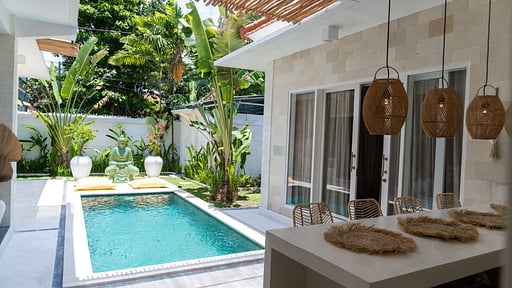 Diola Villa Dua Swimming pool