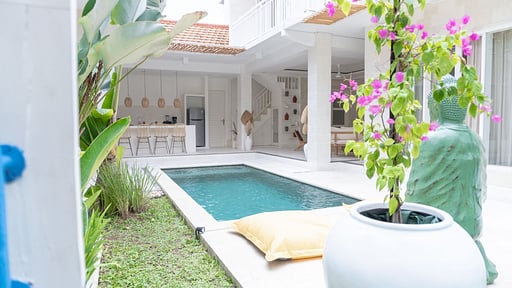 Diola Villa Dua Swimming pool